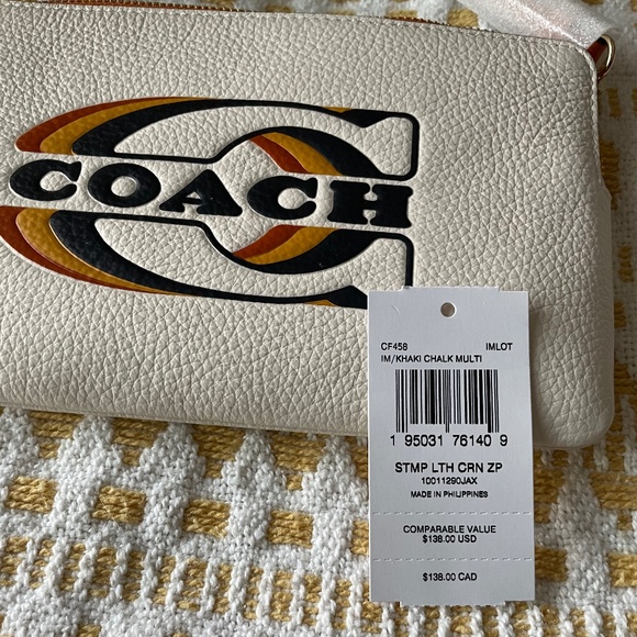 Coach slides and wristlet - Picture 5 of 7